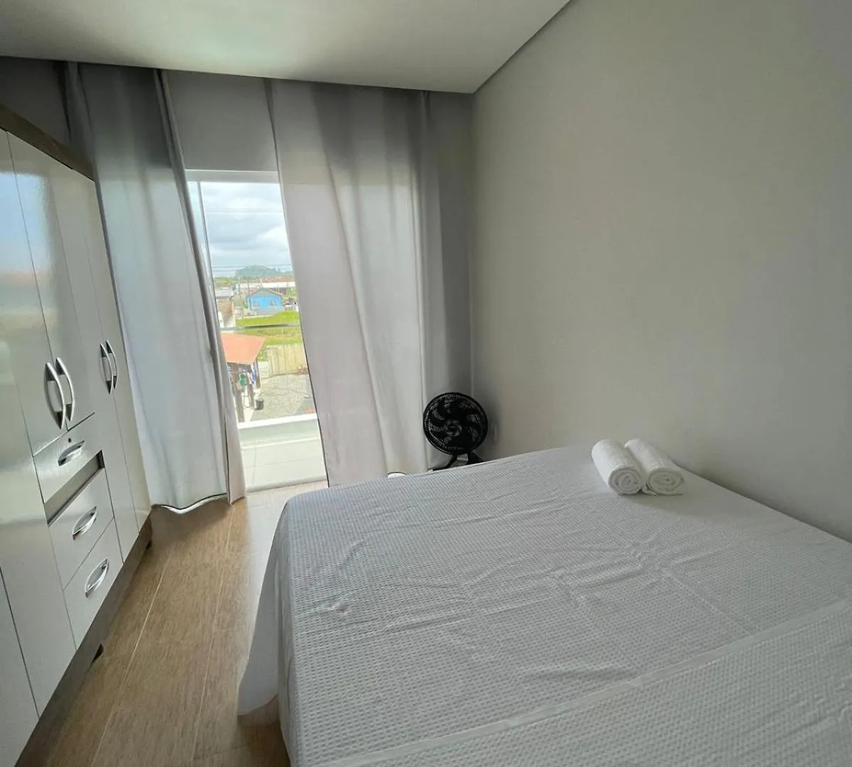 Triplex Com Salao De Festas A 1.3 Km Da Praia Piçarras